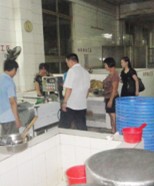 我公司為陽(yáng)春四中飯?zhí)锰峁┫床饲胁嗽O(shè)備