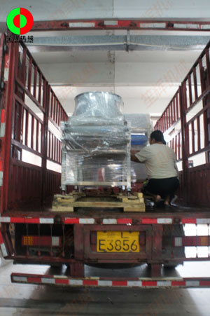 大雨影響發(fā)貨，貨車直接開進(jìn)廠房裝車也必須按期交付客戶！