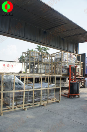 某地經(jīng)銷(xiāo)商定購(gòu)的無(wú)損洗菜機(jī)、氣泡洗菜機(jī)及渦流清洗線由兩部專(zhuān)車(chē)發(fā)貨！